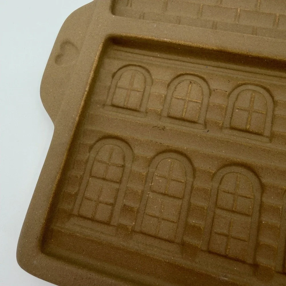 Vtg Pampered Chef #1805 School Post Office Gingerbread House Stoneware Mold